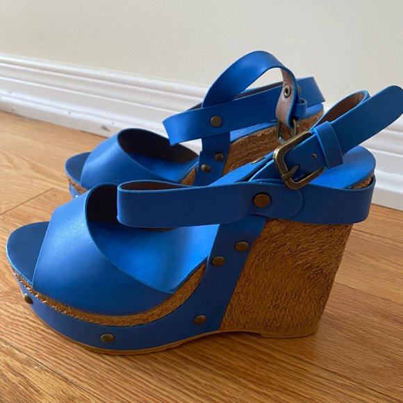 Parisian Heels - Picture 2 of 3